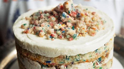 momofuku-milk-bars-birthday-layer-cake-recipe-bon image