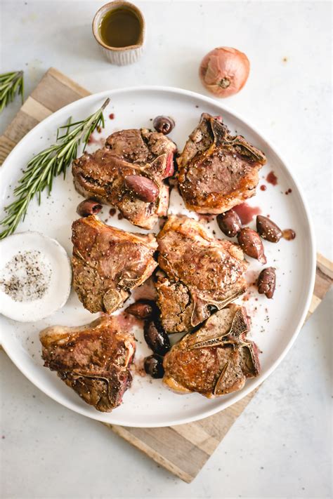 lamb-chops-with-red-wine-and-rosemary-andie image