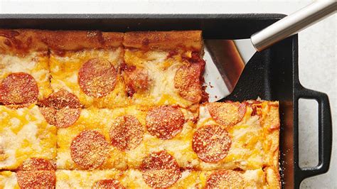 deep-dish-pizza-casserole-recipe-tablespooncom image