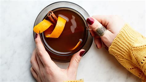 29-hot-cocktail-and-drink-recipes-for-cold-winter image
