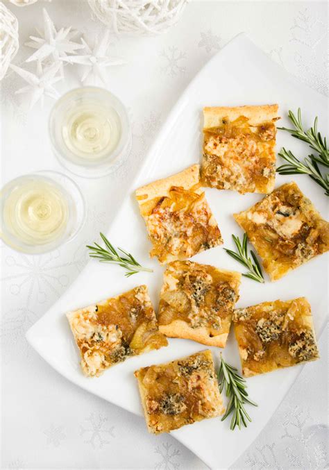 caramelized-onion-and-blue-cheese-tart-valeries image