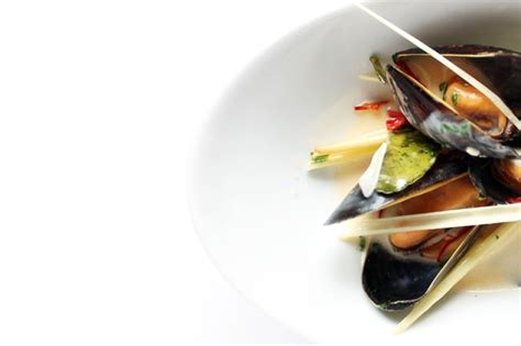 mussels-with-thai-flavors-spice-up-your-mussels image