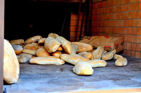 8-things-you-need-to-order-in-a-greek-bakery image