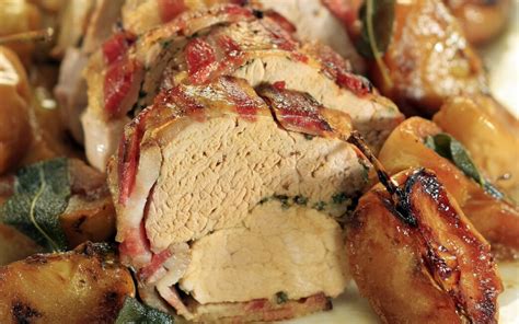 bacon-wrapped-pork-loin-with-roasted-apples-los image