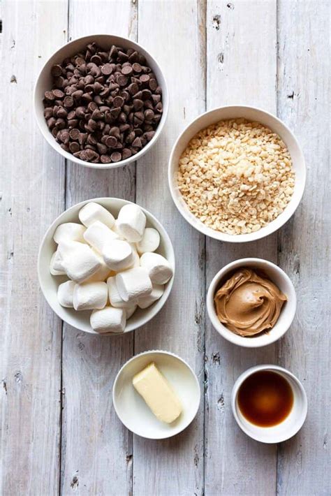 chocolate-peanut-butter-rice-krispie-treats-foodtasia image