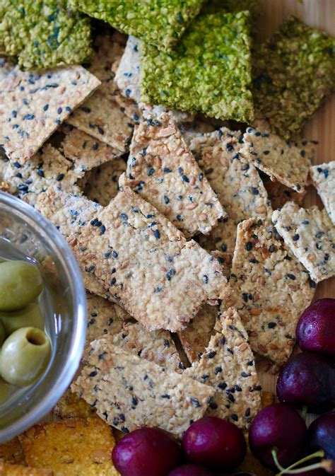 homemade-vegan-oat-crackers-food-pleasure image