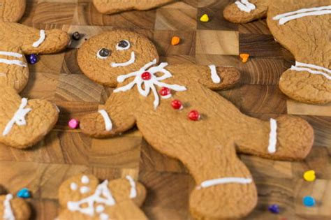 gingerbread-men-cake-mix-cookies image