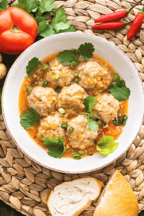 xu-mi-vietnamese-meatballs-in-tomato-sauce image