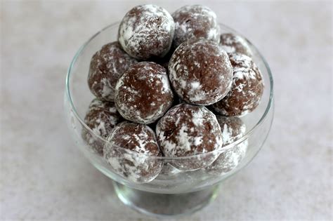easy-no-bake-chocolate-coconut-balls image