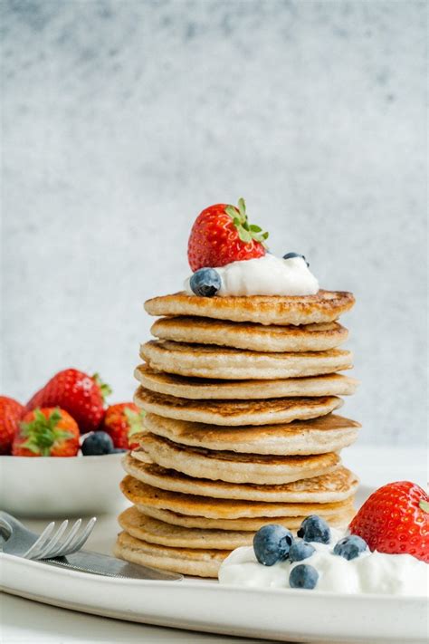 3-ingredient-oatmeal-cottage-cheese-protein-pancakes-the image