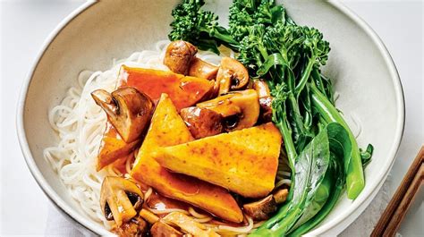teriyaki-tofu-with-mushrooms-baby-broccoli-and-rice image