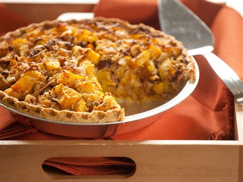 recipe-savory-butternut-squash-pie-with-hazelnuts image