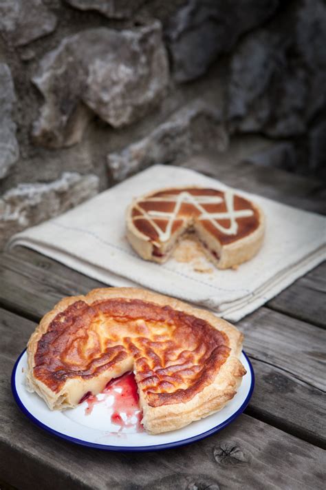 bakewell-pudding-and-bakewell-tart-miss-foodwise image