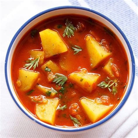 potato-curry-aloo-curry-one-pot-dassanas-veg image
