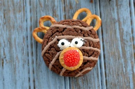easy-no-bake-reindeer-cookies-with-pretzel-antlers image