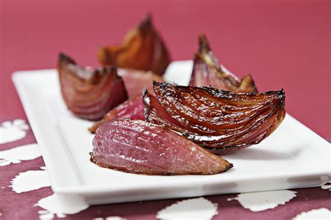 balsamic-roasted-red-onions-recipe-food-style image