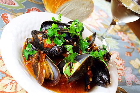 steamed-mussels-in-white-wine-and-tomato-sauce image