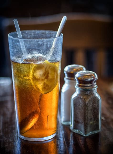 the-best-way-to-make-gallons-of-iced-tea-golden-moon image