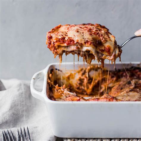 authentic-italian-lasagna-with-besciamella-sauce-recipe-sur-la image