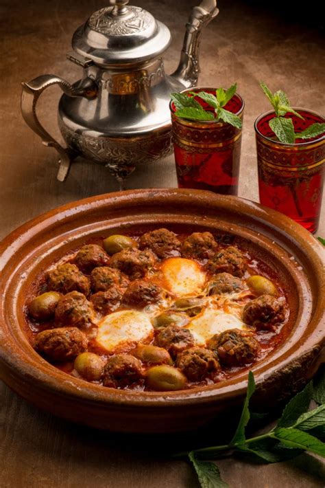 moroccan-kefta-tagine-with-tomato-sauce-kefta image