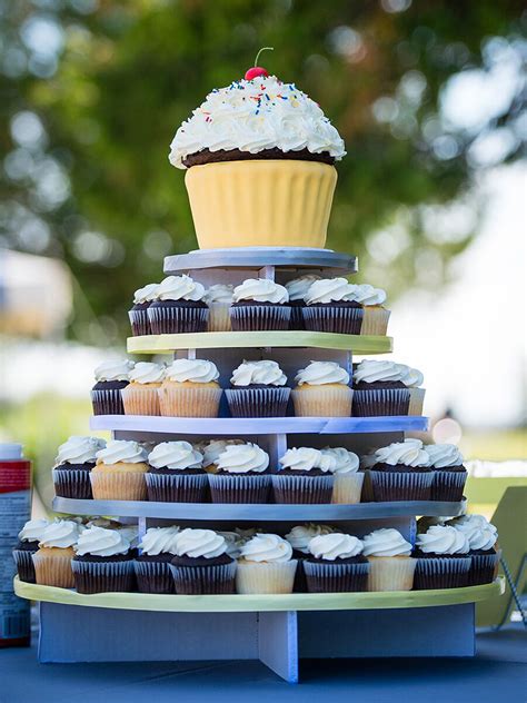 16-beautiful-wedding-cupcake-ideas-the-knot image