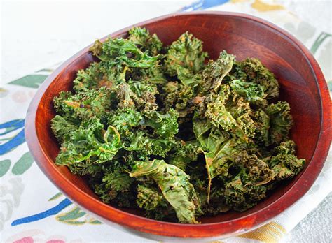 kale-chips-with-nutritional-yeast-create-mindfully image