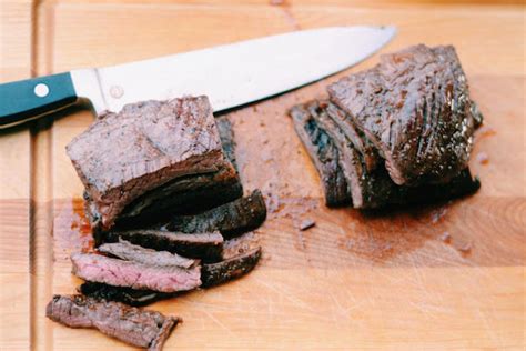 how-to-grill-skirt-steak-grilling-companion image