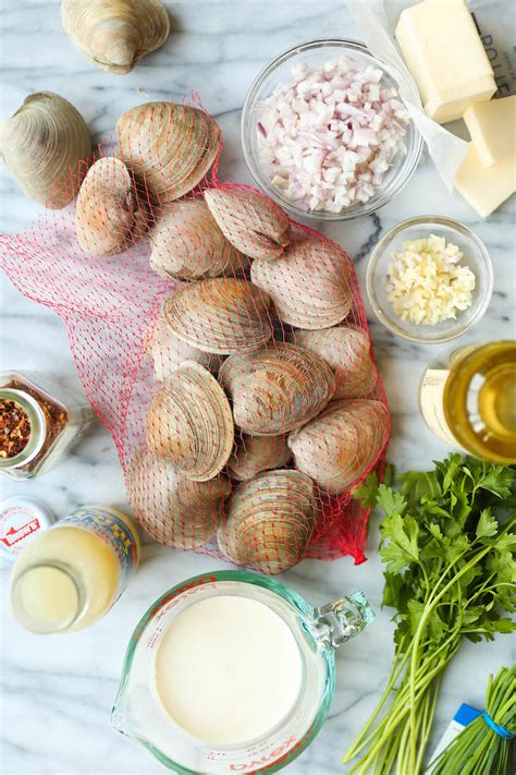 garlic-butter-clams-with-white-wine-cream-sauce image