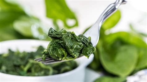 wilted-spinach-with-garlic-recipe-todaycom image