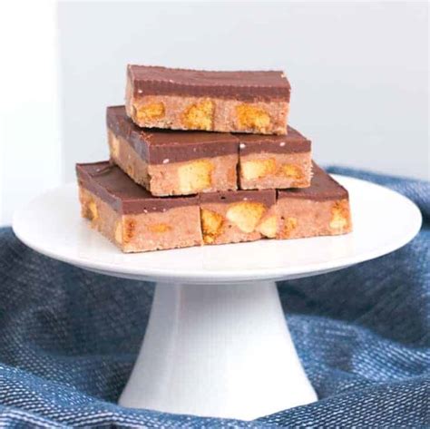 chocolate-crunchie-slice-no-bake-honeycomb-slice image