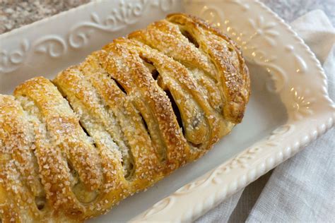 plum-and-apple-strudel-recipe-with-puff-pastry-global image