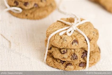 chocolate-chip-cookies-low-fat-low-calorie image