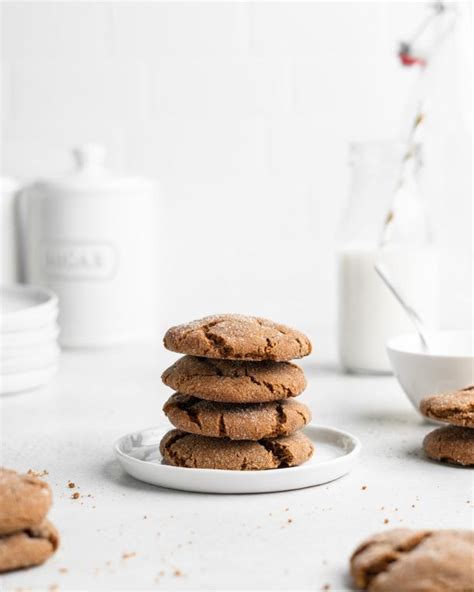 cardamom-gingerbread-molasses-cookies-food image