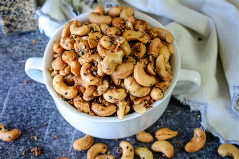everything-bagel-roasted-cashews-baked-broiled image