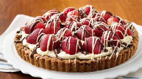 strawberry-mascarpone-hazelnut-chocolate-tart image