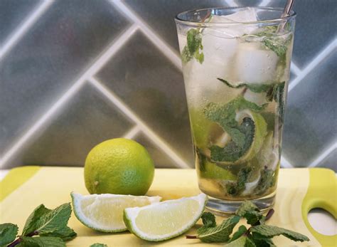 classic-mojito-cocktail-recipe-savored-sips image