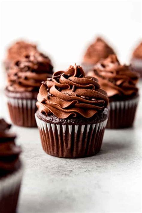 best-chocolate-buttercream-frosting-recipe-house-of image