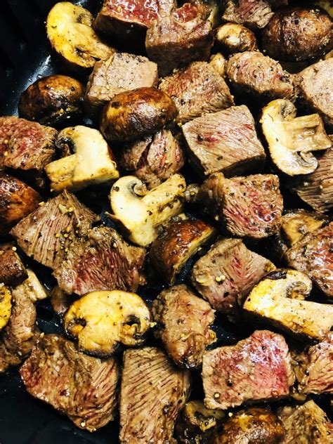 air-fryer-steak-and-mushrooms-cooks-well-with-others image