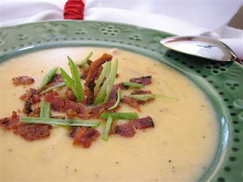 thick-and-creamy-potato-bacon-soup-recipe-uncle image