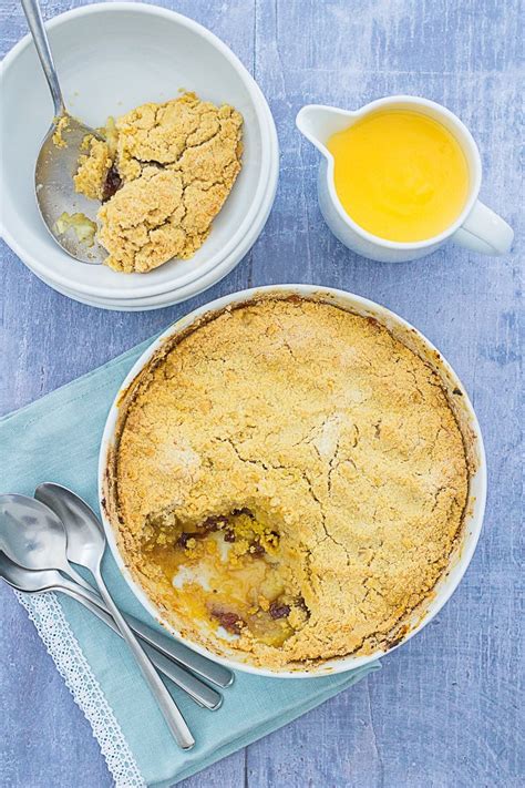 easy-mincemeat-and-apple-crumble-easy-peasy-foodie image