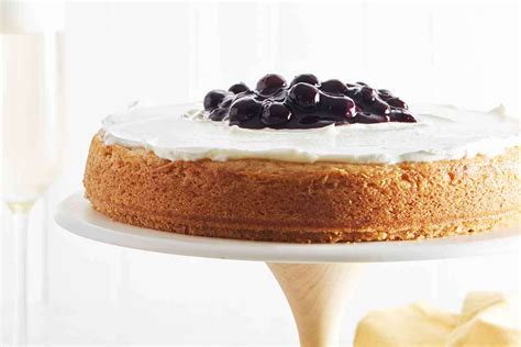 lemon-tendercake-with-blueberry-compote-recipe-king image