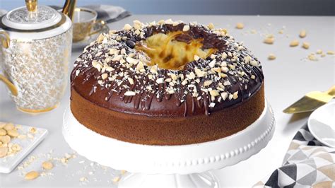 chocolate-cake-with-a-vanilla-pudding-center image