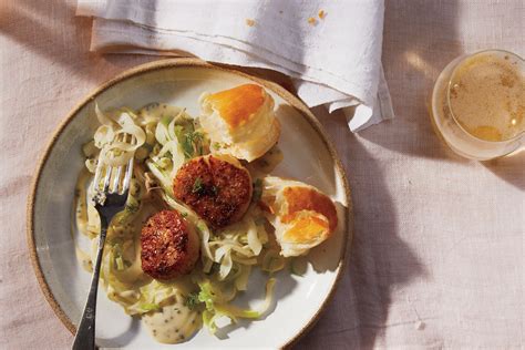 seared-scallops-en-crote-with-melted-leeks-wine image