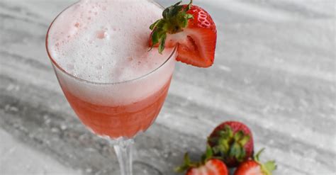 sparkling-strawberry-bellini-recipe-vinepair image