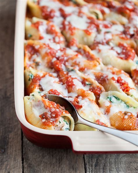 spinach-and-prosciutto-stuffed-shells image