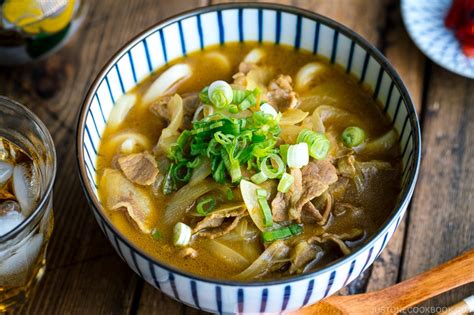 curry-udon-video-カレーうどん-just-one-cookbook image