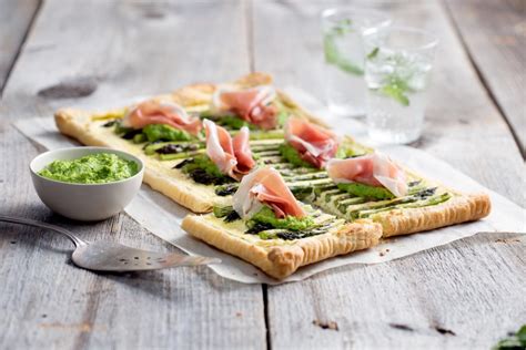 asparagus-and-prosciutto-di-parma-puff-pastry-tart image