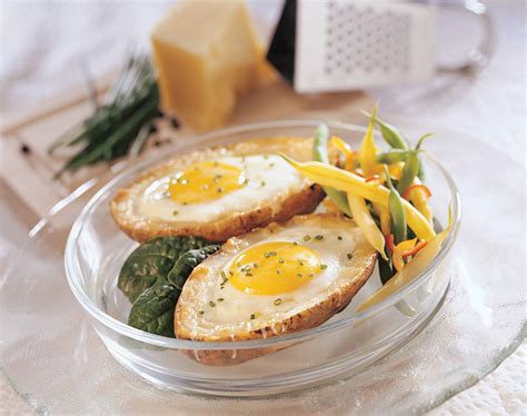 eggs-in-a-baked-potato-recipe-get-cracking image