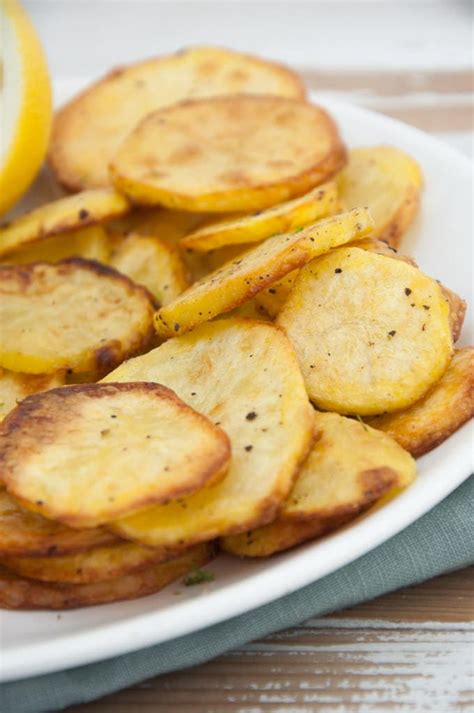oven-baked-potato-slices-recipe-elephantastic-vegan image