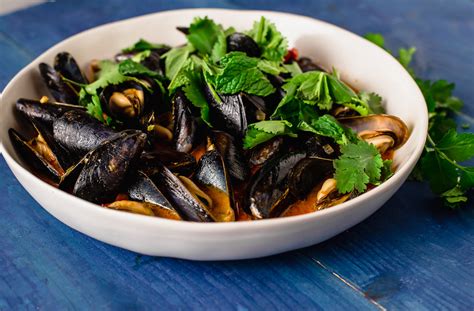 thai-coconut-curry-mussels-the-little-ferraro-kitchen image